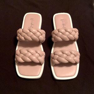 NWOT light dusty pinkish color, size 8 1/2